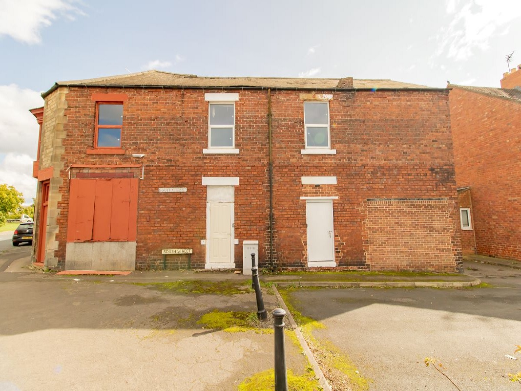 Multi Use End Terrace Property in Shildon- For Sale with Auction House Lincolnshire with an Opening Bid of £5000 (November 2023)