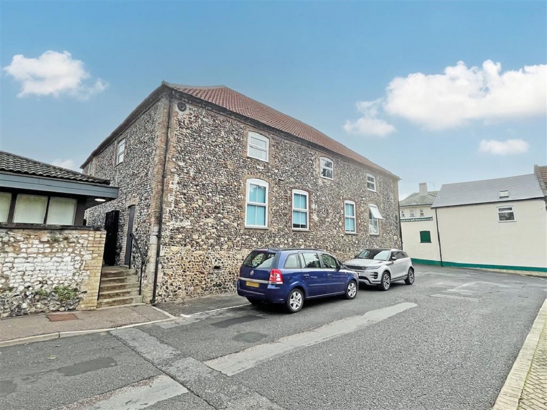 Office and Workshop Commercial Unit in Thetford - For Sale with Barnard Marcus Auctions with a Guide Price of £275,000 (November 2023)