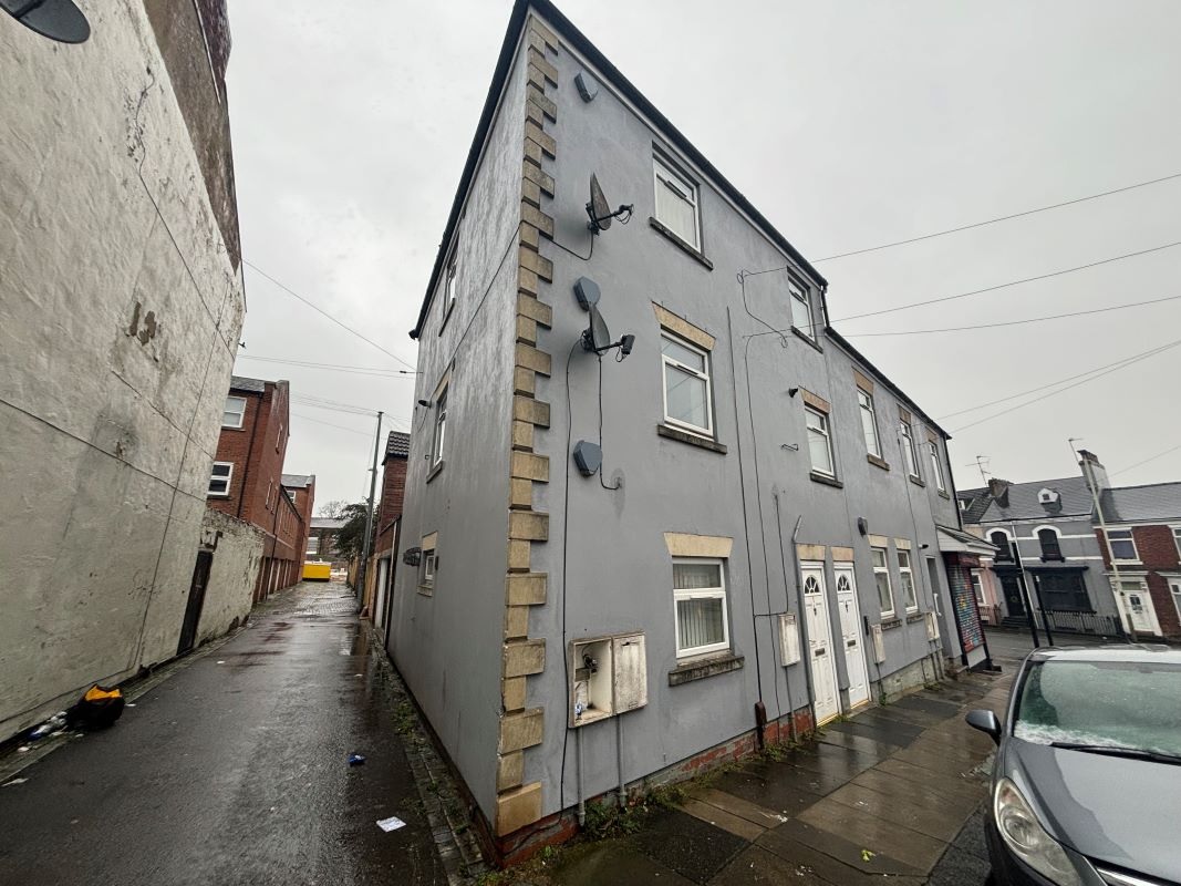 1 Bed Flat in Darlington - For Sale with Auction House Tees Valley with a Guide Price of £25,000 (December 2023)