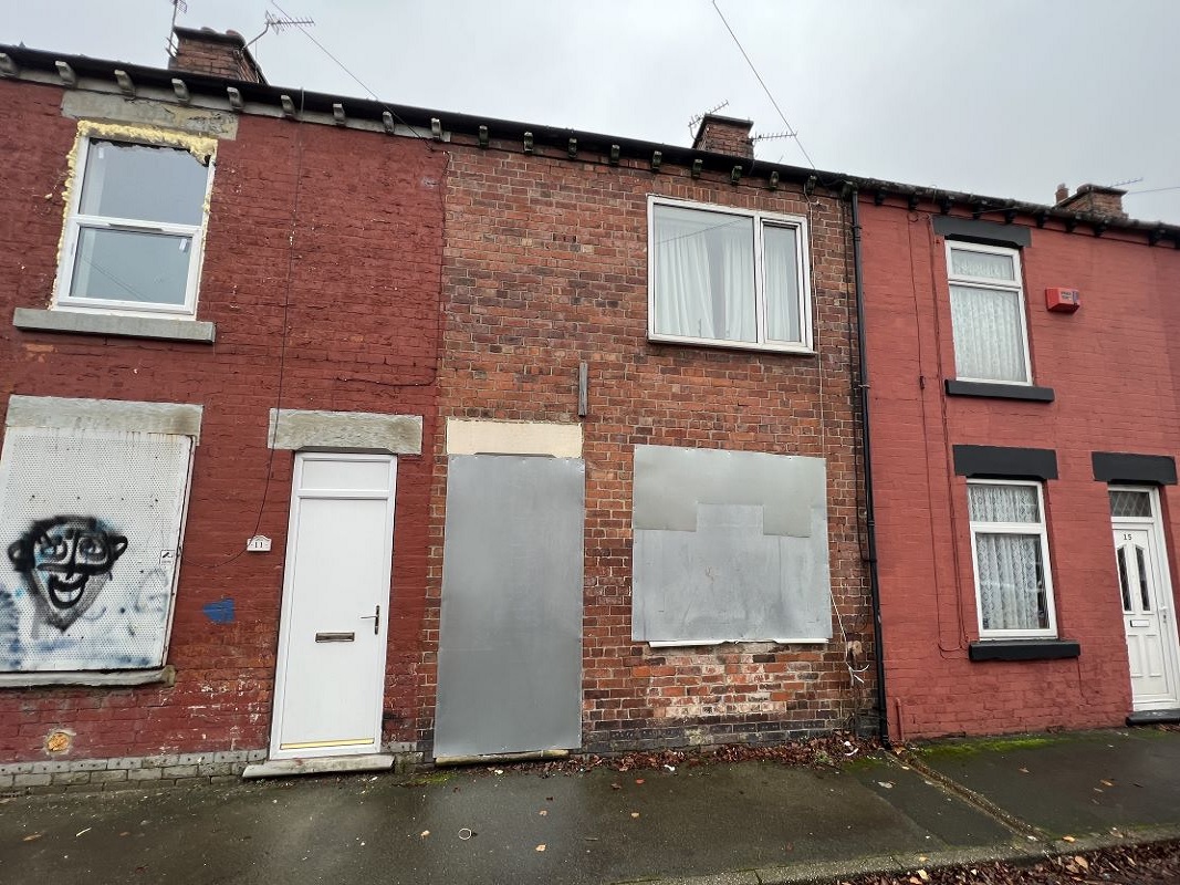2 Bed Terrace House in Goldthorpe - For Sale with Auction House South Yorkshire with a Guide Price of £30,000 (December 2023)