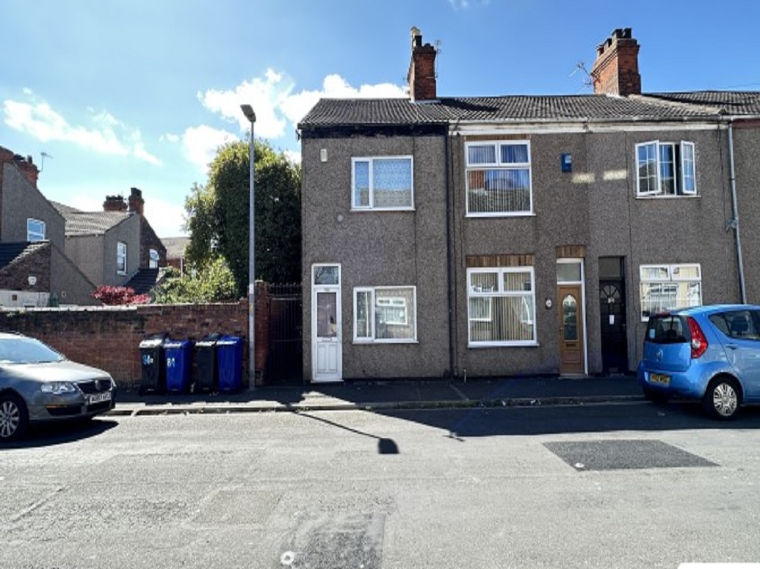 3 Bed End Terrace House in Grimsby - For Sale with Allsop Auctions with a Guide Price of £18,000 (December 2023)