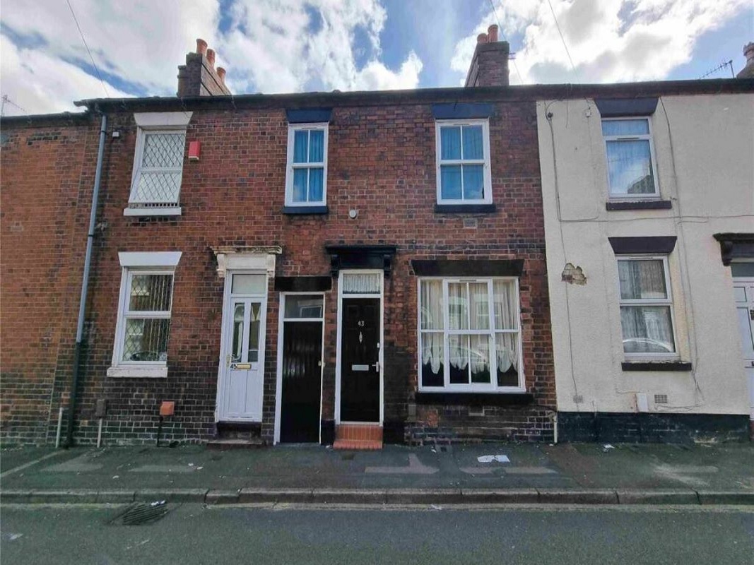 3 Bed Mid Terrace House in Stoke-on-Trent - For Sale with BP Auctions with a Guide Price of £5000 (December 2023)