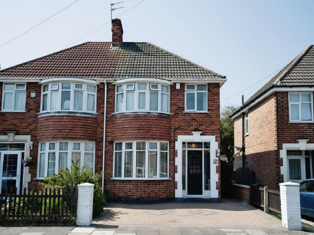 3 Bed Semi-Detached House in Leicester - For Sale with GoTo Properties with an Opening Bid of £230,000 (December 2023)