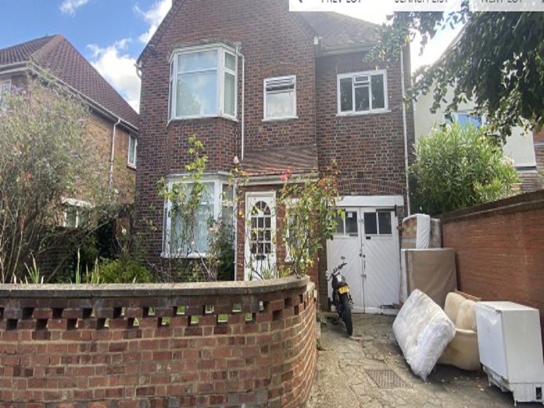 5 Bed Detached Property in Ealing - For Sale with Allsop Auctions with a Guide Price of £1,100,000 (December 2023)