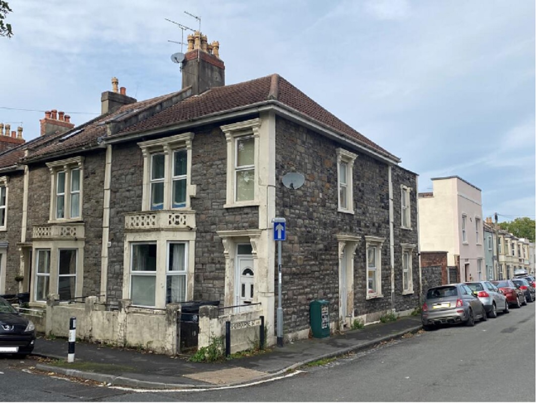 5 Bed HMO End Terrace House in Bristol - For Sale with City & Rural Property Auctions with a Guide Price of £420-450,000 (December 2023)