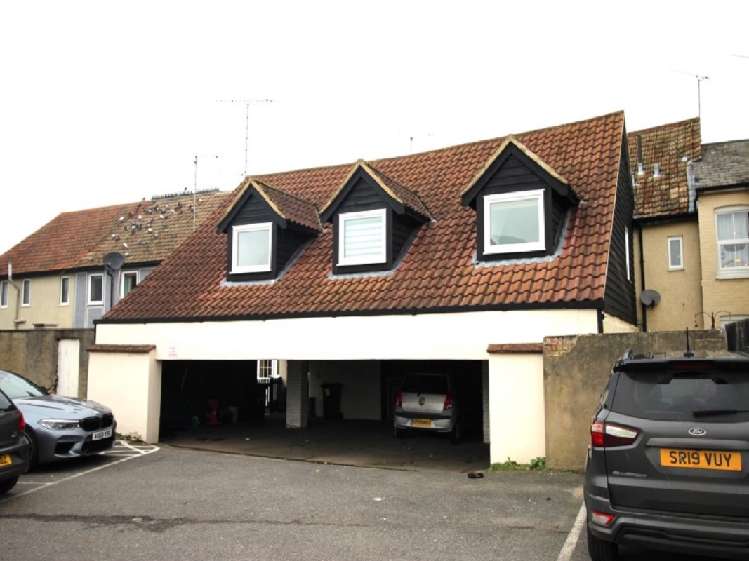 1 Bed Maisonette in Halstead - For Sale with Auction House East Anglia with a Guide Price of £110-130,000 (January 2024)
