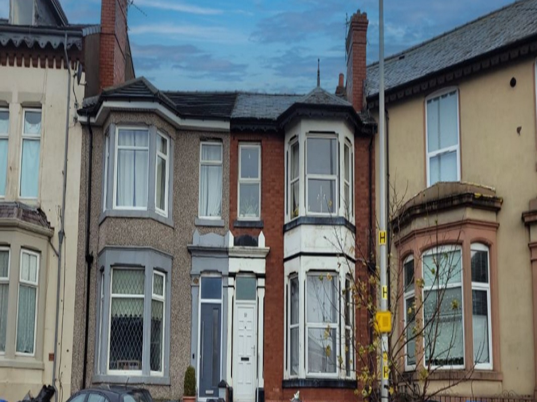 2 1 Bed Flats in Blackpool - For Sale with Taylor James Auctions with a Guide Price of £65,000 (January 2024)