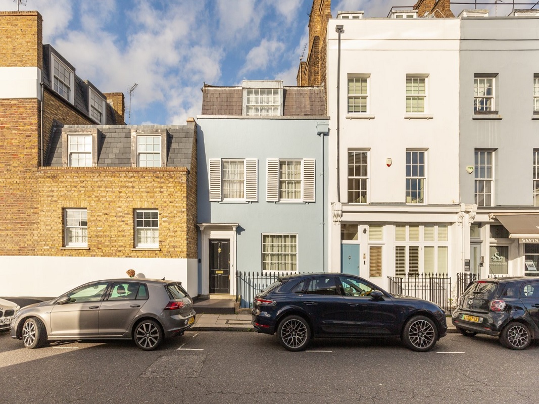 2 Bed Terrace Property in Chelsea - For Sale with Savills Property Auctions with a Guide Price of £1,950,000 (January 2024)