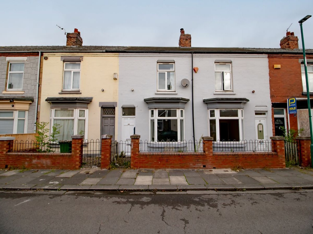 3 Bed Mid Terrace House in Middlesbrough - For Sale with Auction House Lincolnshire with an Opening Bid of £15,000 (January 2024)
