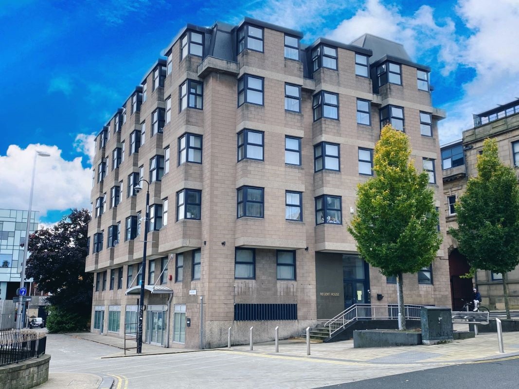 1 Bed Town Centre Apartment in Barnsley - For Sale with Auction House South Yorkshire with a Guide Price of £15,000 (February 2024)
