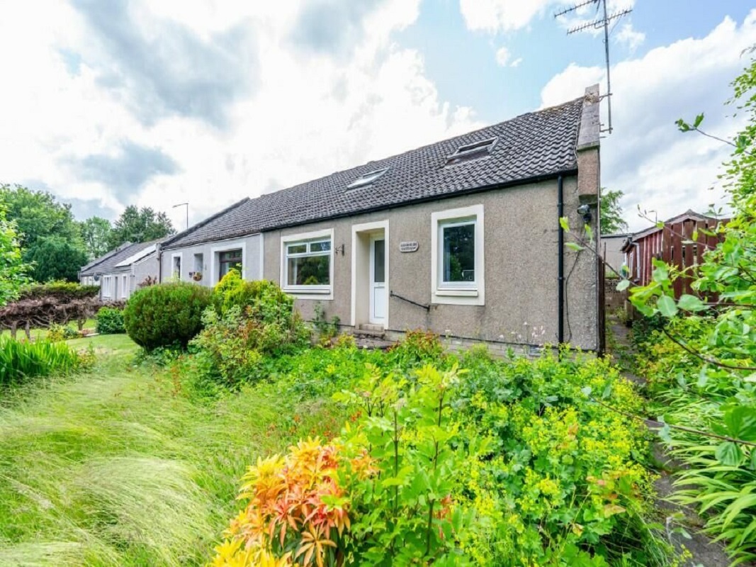 4 Bed Semi-Detached Property in Peterhead - For Sale with Town & Country Property Auctions with a Guide Price of £105,000 (February 2024)