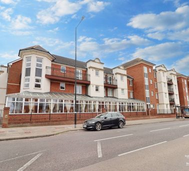 1 Bed Top Floor Apartment in Margate - For Sale with Probate.Auction Resi.Auction with a Guide Price of £19,000 (June 2025)