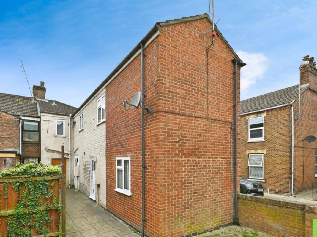 2 Bed Semi Detached House in Wisbech - For Sale with iamsold with a Starting Bid of £90,000 (June 2025)