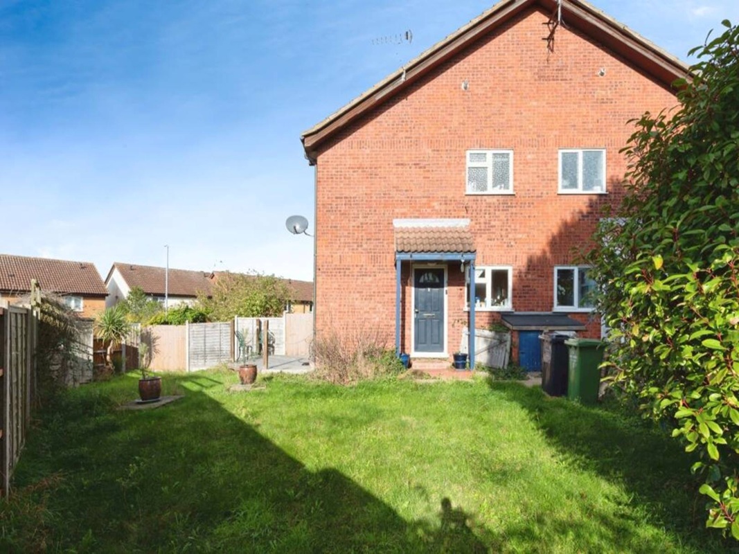 1 Bed Semi Detached Cluster Home in Wickford - For Sale with iamsold with a Starting Bid of £220,000 (September 2025)
