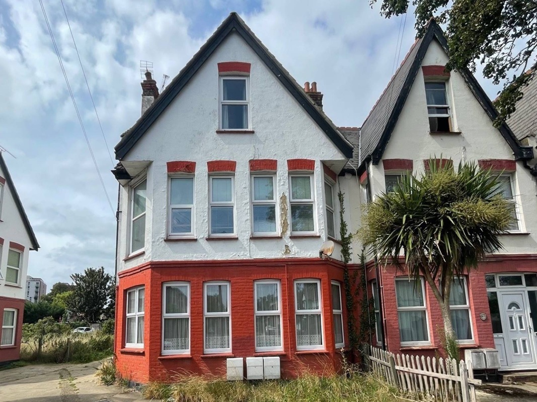 2 Bed Ground Floor Apartment in Southend-on-Sea - For Sale with Hair & Son Property Auctions with a Guide Price of £170,000 (September 2025)