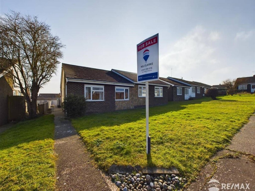 2 Double Bed Semi Detached House in Harwich - For Sale with iamsold with a Starting Bid of £180,000 (October 2025)