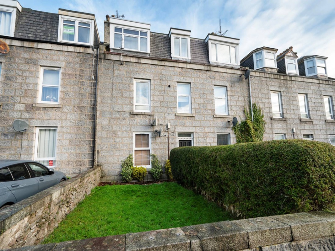 1 Bed Ground Floor Apartment in Aberdeen - For Sale with Town & Country Property Auctions with a Guide Price of £60,000 (October 2025)