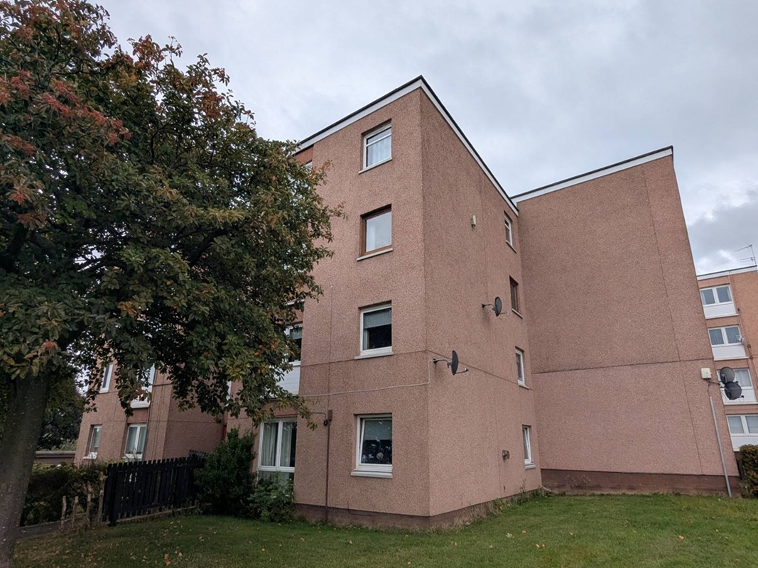 2 Bed 2nd Floor Apartment in Dundee - For Sale with SDL Property Auctions with a Guide Price of £10,000 (October 2025)