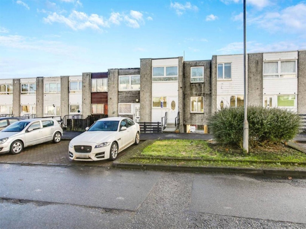 5 Bed Mid Terrace Town House in Glasgow - For Sale with iamsold with a Starting Bid of £50,000 (October 2025)